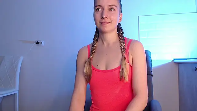 Eva Hailey  online show from June 3, 2026, 4:02 am