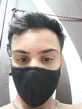 Snapshot of Mr_joh chatting on November 17, 2025, 5:39 pm Mr joh online show from November 17, 2025, 5:39 pm