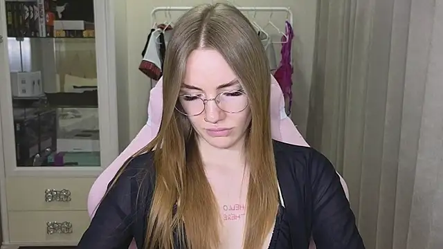 littlevildevil online show from January 29, 2025, 2:32 pm
