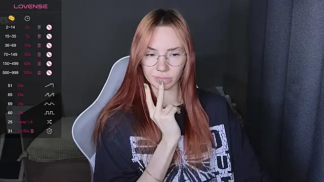 Snapshot of littlevildevil chatting on November 29, 2025, 11:54 am littlevildevil online show from November 29, 2025, 11:54 am