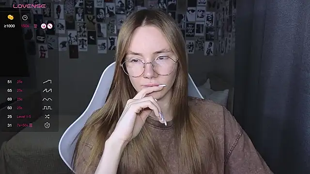 Snapshot of littlevildevil chatting on March 10, 2026, 6:50 am littlevildevil online show from March 10, 2026, 6:50 am