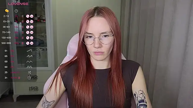 Snapshot of littlevildevil chatting on November 6, 2025, 10:52 am littlevildevil online show from November 6, 2025, 10:52 am