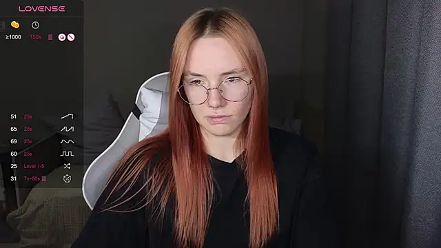 Snapshot of littlevildevil chatting on November 18, 2025, 10:29 am littlevildevil online show from November 18, 2025, 10:29 am