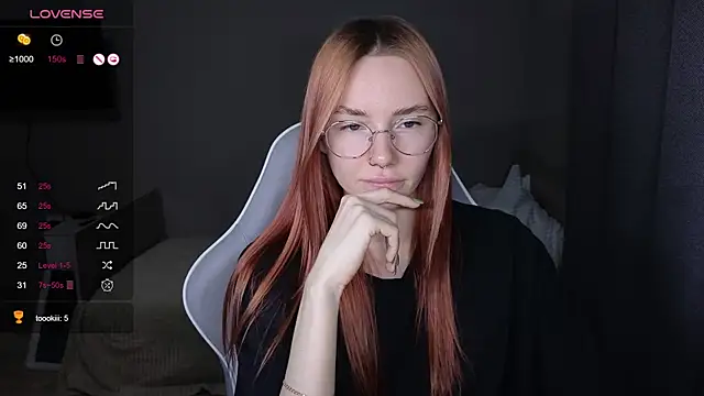 Snapshot of littlevildevil chatting on November 30, 2025, 10:49 am littlevildevil online show from November 30, 2025, 10:49 am