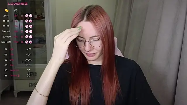 Snapshot of littlevildevil chatting on November 8, 2025, 10:41 am littlevildevil online show from November 8, 2025, 10:41 am