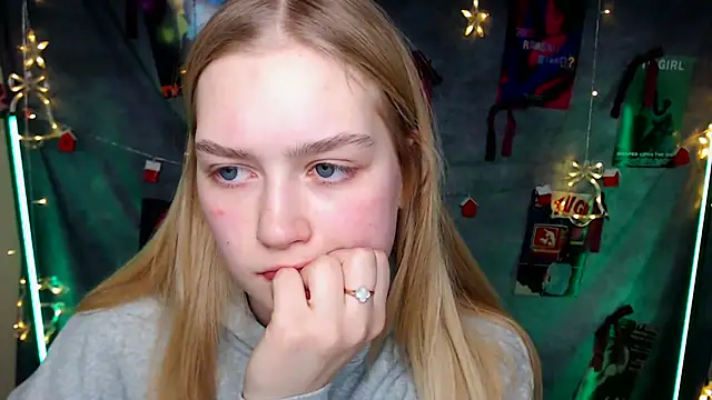 MademoiselleCl online show from January 16, 2026, 1:04 pm