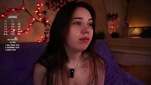 Snapshot of GillianDowdey chatting on November 18, 2025, 2:38 am GillianDowdey online show from November 18, 2025, 2:38 am