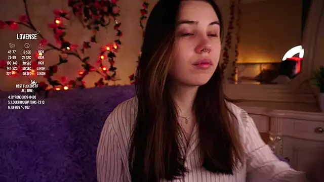 Snapshot of GillianDowdey chatting on October 30, 2025, 2:43 am GillianDowdey online show from October 30, 2025, 2:43 am