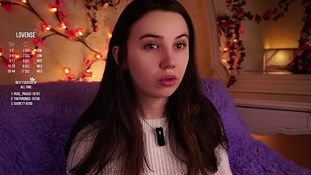 Snapshot of GillianDowdey chatting on November 25, 2025, 3:29 am GillianDowdey online show from November 25, 2025, 3:29 am