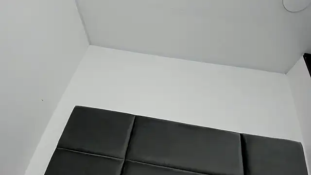 Lizz Luna online show from October 7, 2025, 2:40 pm