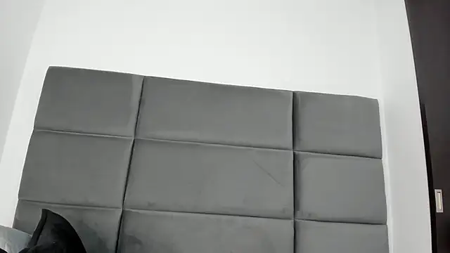 Lizz Luna online show from November 25, 2025, 7:47 pm