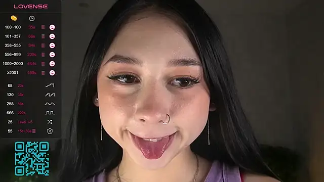 Snapshot of AislyEmbury chatting on October 17, 2025, 6:06 am AislyEmbury online show from October 17, 2025, 6:06 am