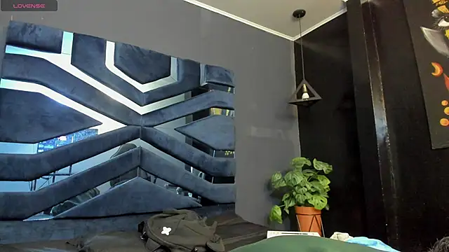 Ian Castillo  online show from January 13, 2026, 11:25 am