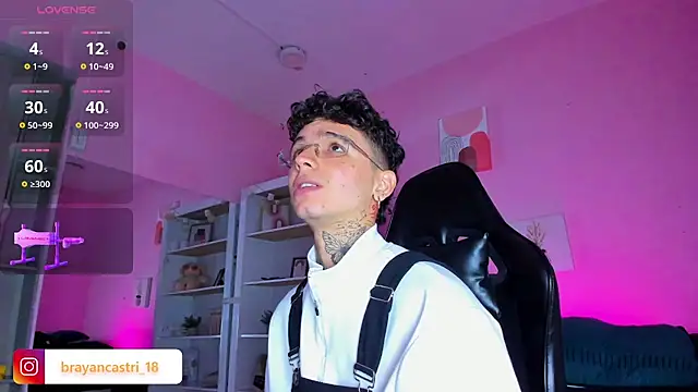 Ian Castillo  online show from December 19, 2025, 11:23 am