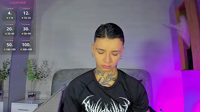 Snapshot of Ian_Castillo_ chatting on June 30, 2026, 11:21 am Ian Castillo online show from June 30, 2026, 11:21 am
