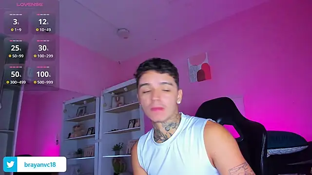 Ian Castillo  online show from October 7, 2025, 11:33 am