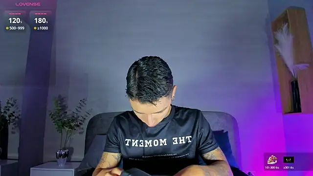 Snapshot of Ian_Castillo_ chatting on June 24, 2026, 11:31 am Ian Castillo online show from June 24, 2026, 11:31 am