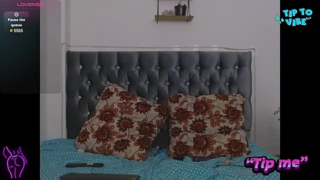 AntonellaAndNoah online show from February 20, 2025, 3:30 pm