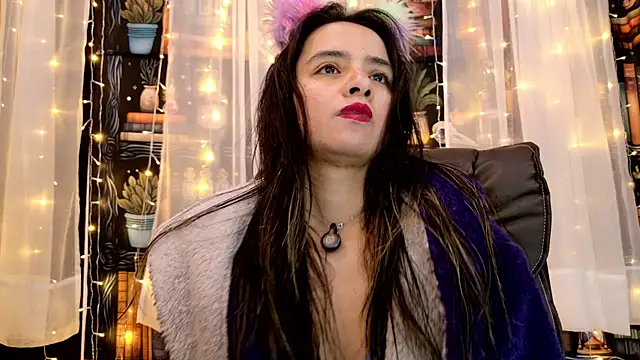 Snapshot of julietta___jackson chatting on August 5, 2026, 10:37 pm julietta jackson online show from August 5, 2026, 10:37 pm