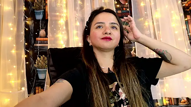 Snapshot of julietta___jackson chatting on June 11, 2026, 12:32 am julietta jackson online show from June 11, 2026, 12:32 am
