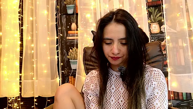 Snapshot of julietta___jackson chatting on July 21, 2026, 9:49 pm julietta jackson online show from July 21, 2026, 9:49 pm