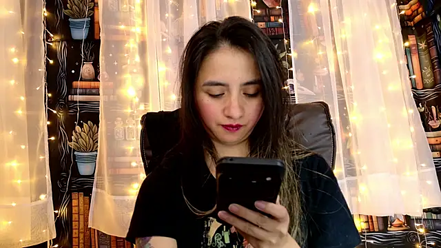 Snapshot of julietta___jackson chatting on June 10, 2026, 10:00 pm julietta jackson online show from June 10, 2026, 10:00 pm