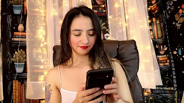 Snapshot of julietta___jackson chatting on May 27, 2026, 10:39 pm julietta jackson online show from May 27, 2026, 10:39 pm
