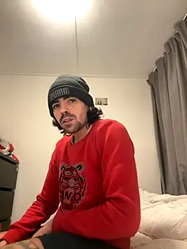 wolfwhite95 online show from October 29, 2025, 10:20 pm