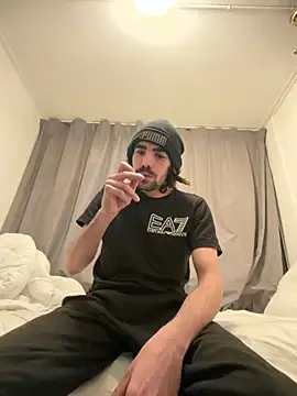 wolfwhite95 online show from November 4, 2025, 1:42 am