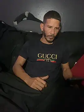 Snapshot of Chico_Bellaco chatting on October 18, 2025, 2:24 am Chico Bellaco online show from October 18, 2025, 2:24 am