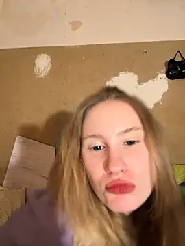 Snapshot of saint_cat25 chatting on December 4, 2025, 9:03 pm saint cat25 online show from December 4, 2025, 9:03 pm