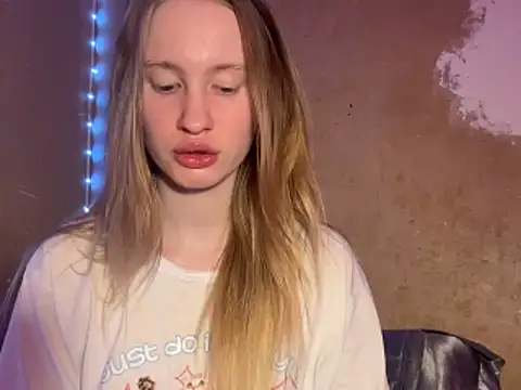 Snapshot of saint_cat25 chatting on February 16, 2026, 9:13 pm saint cat25 online show from February 16, 2026, 9:13 pm