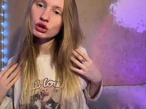 Snapshot of saint_cat25 chatting on February 12, 2026, 9:47 pm saint cat25 online show from February 12, 2026, 9:47 pm