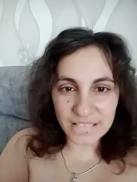 ShelaDiass online show from January 15, 2026, 4:27 am