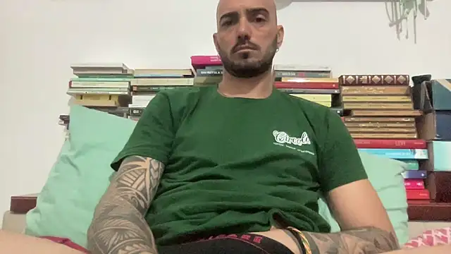 alessandromori91 online show from April 22, 2026, 8:59 pm