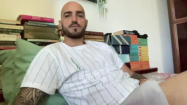 alessandromori91 online show from April 26, 2026, 9:17 am