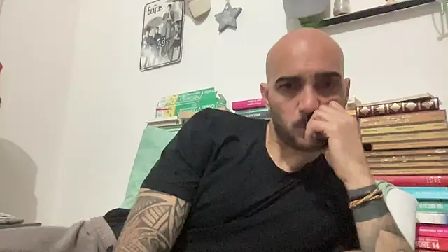 Snapshot of alessandromori91 chatting on May 8, 2026, 11:19 pm alessandromori91 online show from May 8, 2026, 11:19 pm