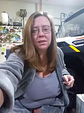 MsShelby40 online show from December 6, 2024, 4:12 pm