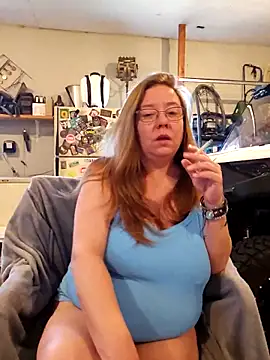 MsShelby40 online show from December 17, 2025, 5:51 pm