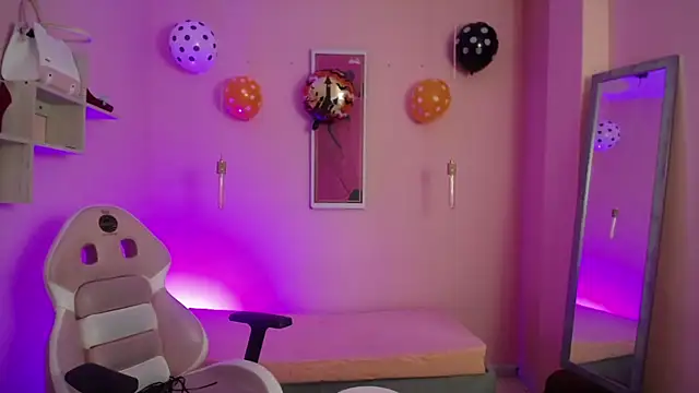 Violetta Suky online show from October 31, 2025, 3:58 am