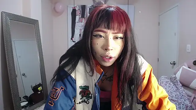 Violetta Suky online show from November 19, 2025, 1:44 pm