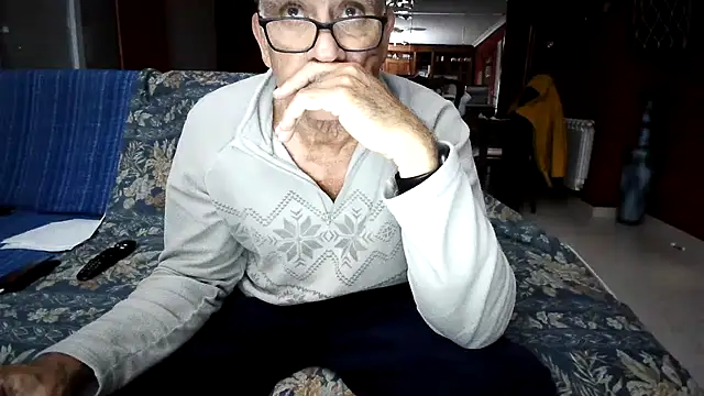 Snapshot of maduroguapo chatting on November 24, 2025, 9:59 pm maduroguapo online show from November 24, 2025, 9:59 pm