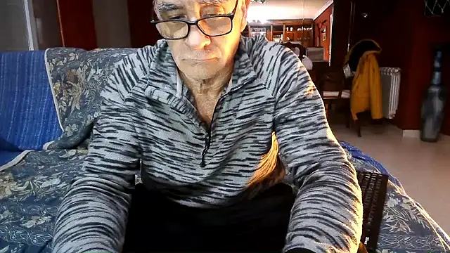 Snapshot of maduroguapo chatting on November 26, 2025, 10:21 pm maduroguapo online show from November 26, 2025, 10:21 pm