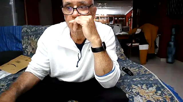 Snapshot of maduroguapo chatting on March 7, 2026, 10:15 pm maduroguapo online show from March 7, 2026, 10:15 pm