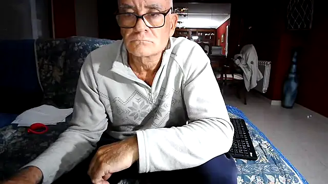 Snapshot of maduroguapo chatting on November 6, 2025, 10:14 pm maduroguapo online show from November 6, 2025, 10:14 pm