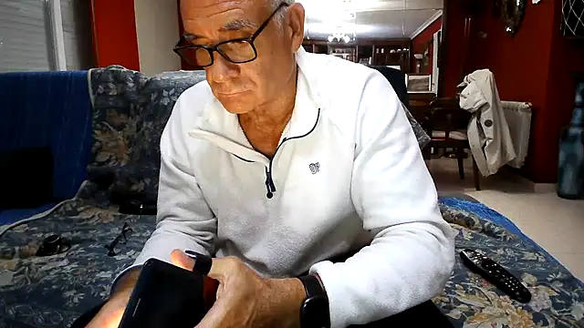 Snapshot of maduroguapo chatting on November 19, 2025, 10:21 pm maduroguapo online show from November 19, 2025, 10:21 pm