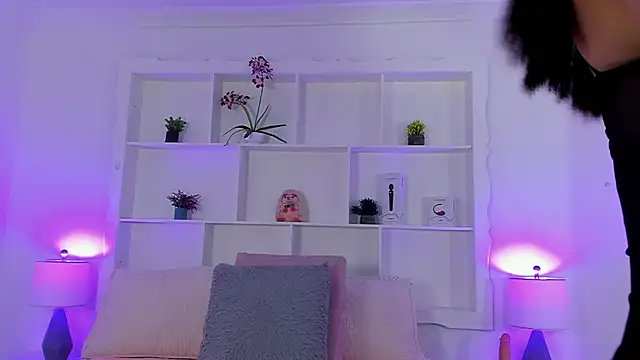Jenifer Diaz online show from April 30, 2026, 1:29 pm