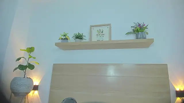 Snapshot of maroly_21 chatting on December 2, 2025, 12:18 pm maroly 21 online show from December 2, 2025, 12:18 pm