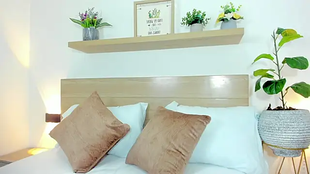 Snapshot of maroly_21 chatting on October 29, 2025, 7:13 pm maroly 21 online show from October 29, 2025, 7:13 pm