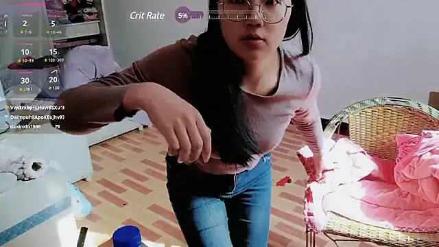 luoxuwen online show from February 4, 2025, 5:42 am